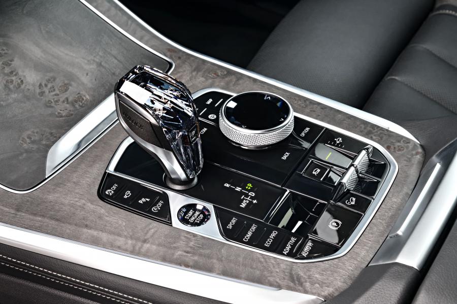 Детали интерьера BMW X5 xDrive40i (G05) 2018 года  (NA) (фото 14 из 36)